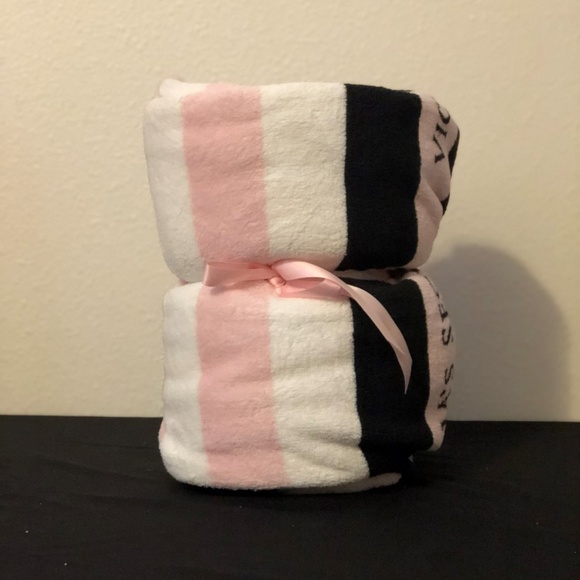 Throw blanket - Picture 2 of 2